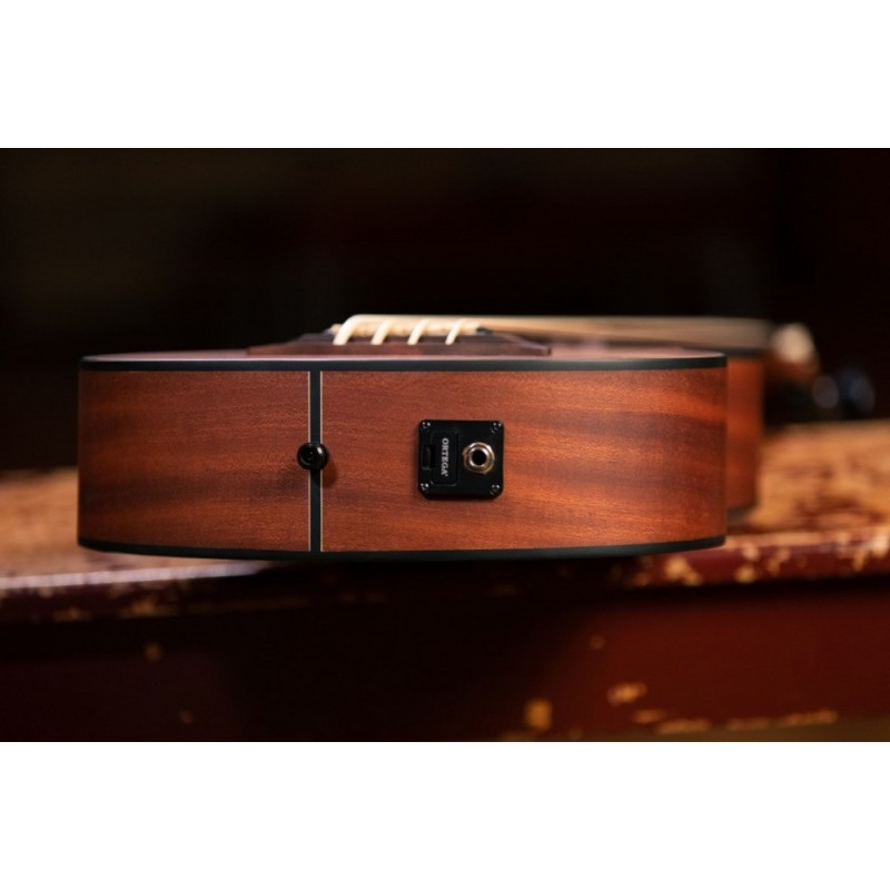 Ortega Lizzy-Pro ukulele basowe