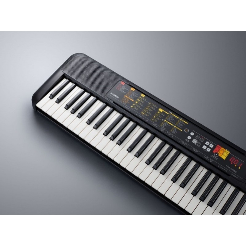 Yamaha PSR-F52 - lifestyle 1