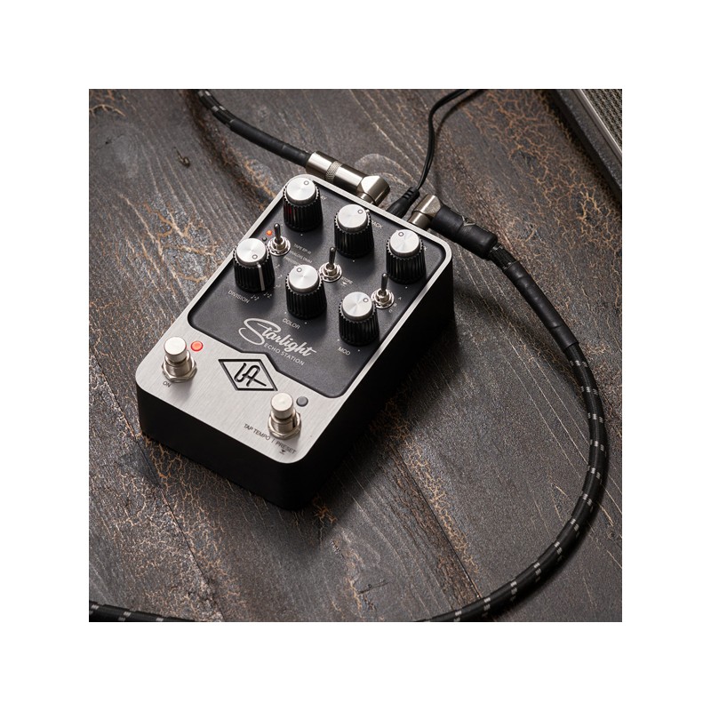 Universal Audio UAFX Astra Modulation Machine - efekt gitarowy - 5