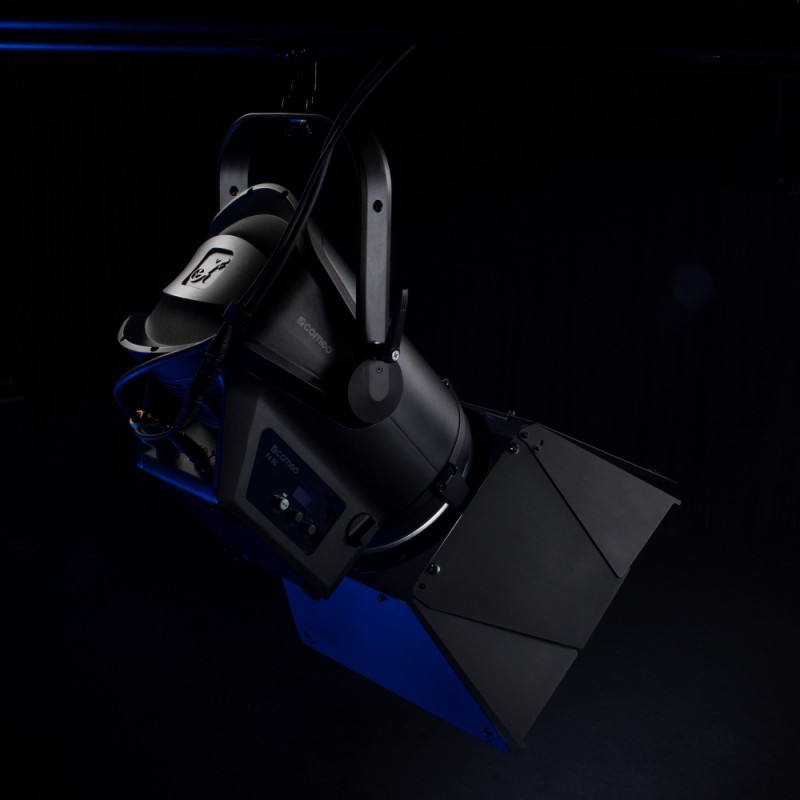 Cameo F4 FC - Reflektor teatralny Fresnel LED RGBW - 16