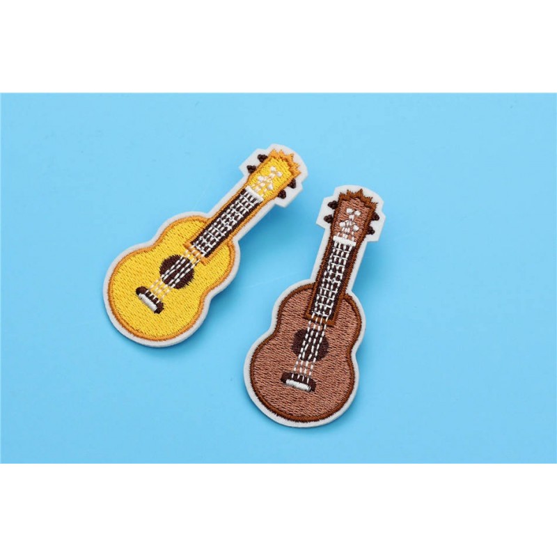 Przypinka ukulele Kera Audio AS-007 Żółta - 4 - Gadżety - Przypinka ukulele Kera Audio AS-007 Ż&oacute;łta