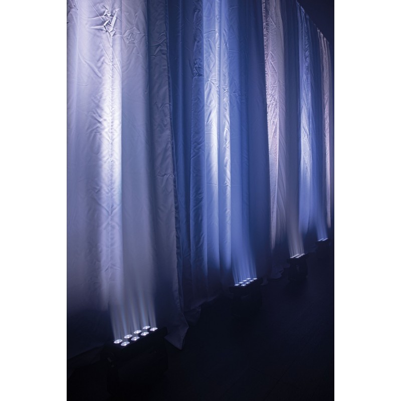 Showtec Ruchoma głowa Wash Helix M1100 Q4 Mobile LED RGBW (CRMX & WDMX)