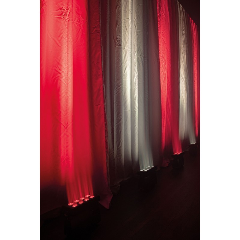 Showtec Ruchoma głowa Wash Helix M1100 Q4 Mobile LED RGBW (CRMX & WDMX)