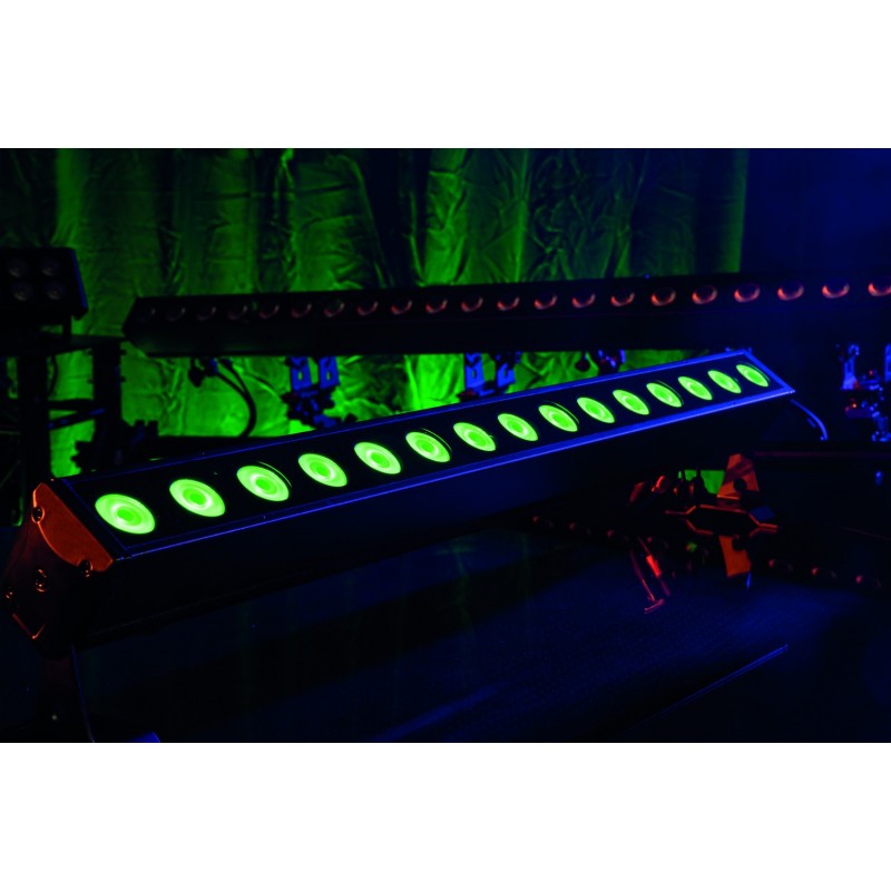 Showtec Belka LED Cameleon Bar 15 Q6 Tour