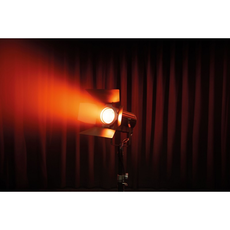 Showtec Reflektor teatralny ACT Fresnel 150 LED RGBAL