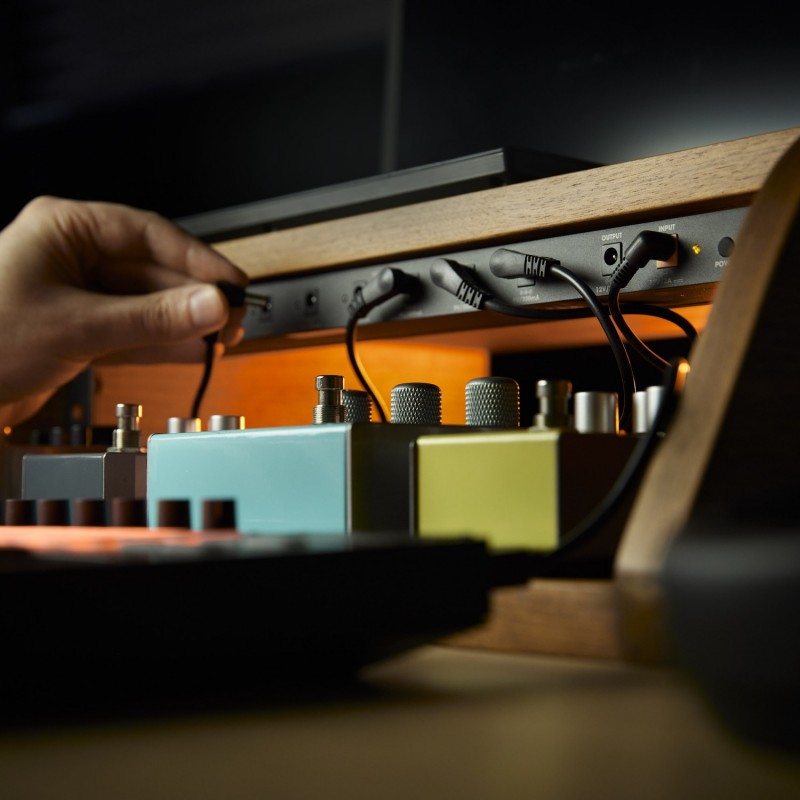 Palmer WT PB 40 RK - Zasilacz z 8 wyjściami do montażu w szafie rack