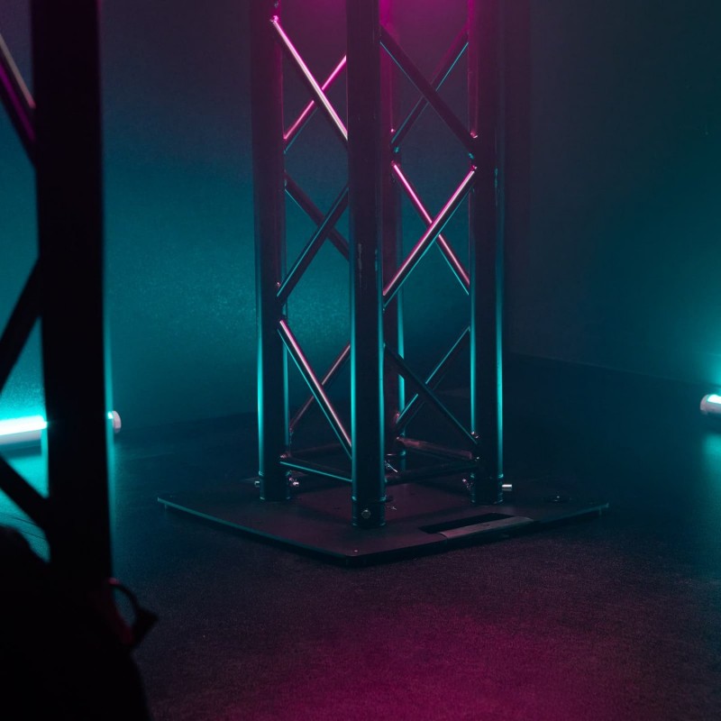 Gravity TWB 431 T B - Kwadratowa stalowa podstawa do montażu kratownic