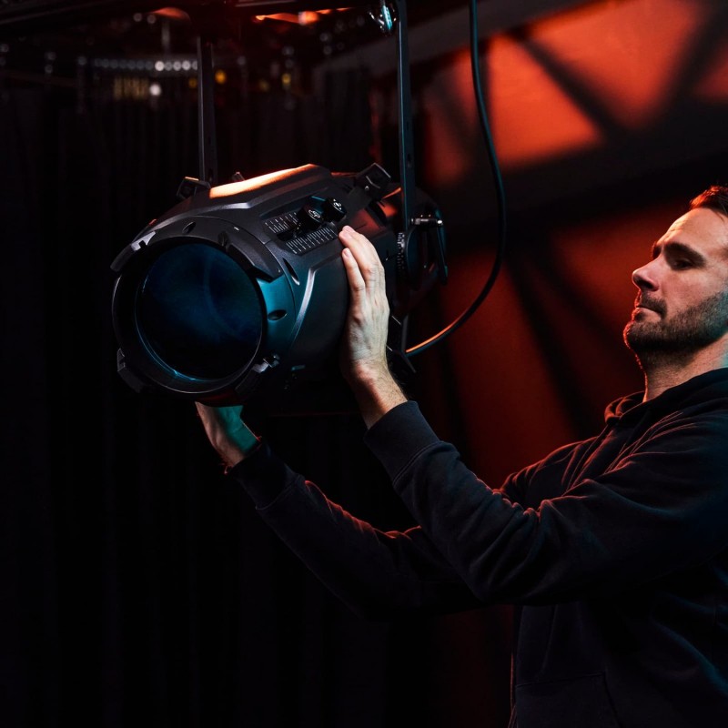 Cameo P6 - Reflektor profilowy LED full color