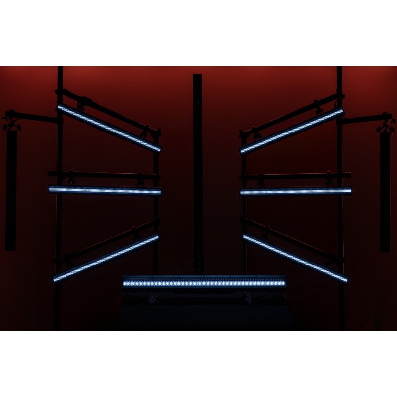 Showtec Spectra Strobe - Listwa oświetleniowa LED z stroboskopem IP65