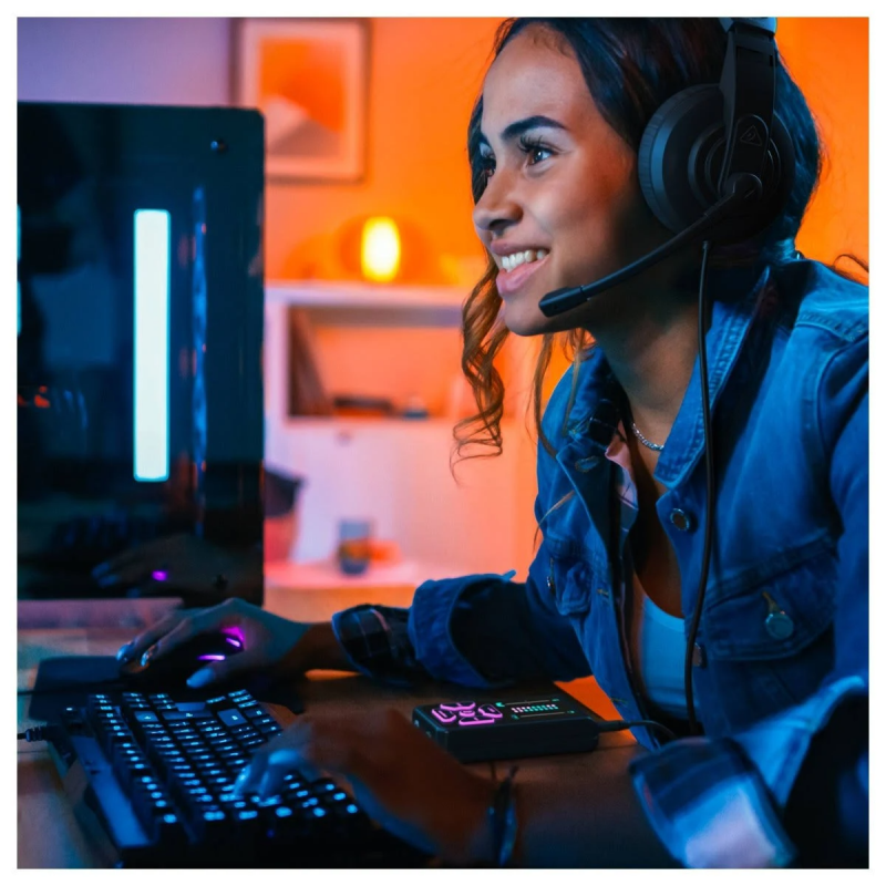 TC Helicon FUSE mikser podcastów, procesor mikrofonowy do konsol i komputerów - 7 - Interfejsy audio - TC Helicon FUSE to kompak