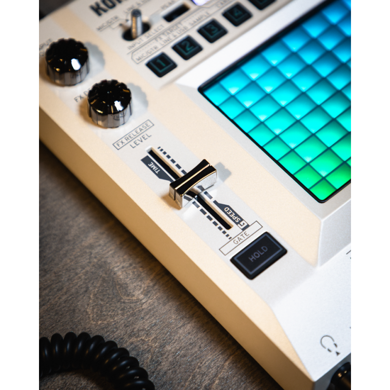 KORG KAOSS PAD V Efekt sampler pad - 4 - Samplery, Grooveboxy - KAOSS PAD V stanowi piątą generację legendarnych efektów KAOSS f