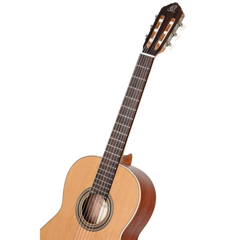 Ortega R18SSN Traditional Series - Gitara klasyczna 4/4 z pokrowcem
