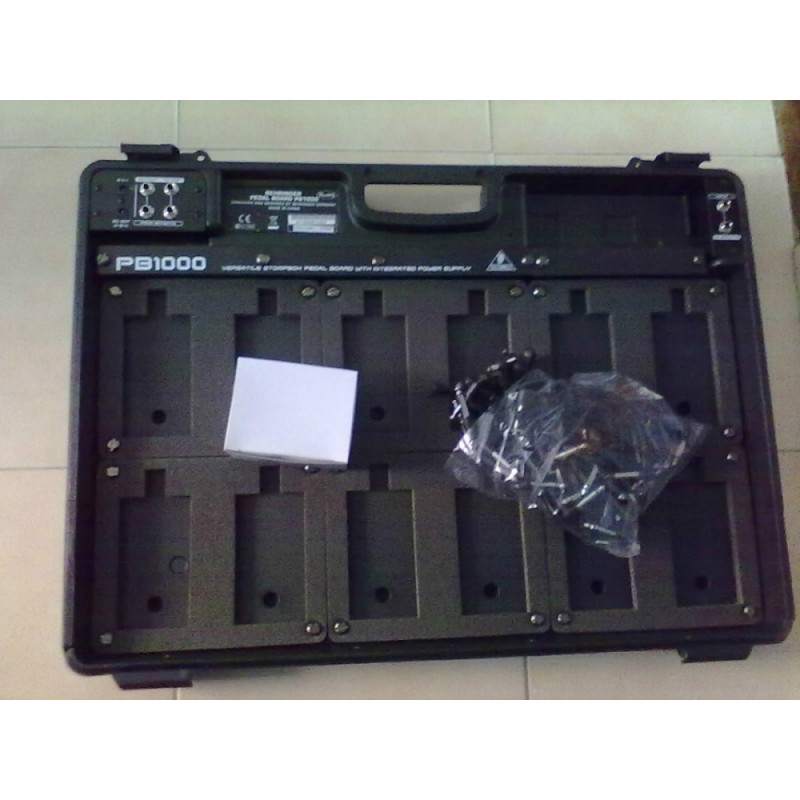 BEHRINGER PB1000 - case na efekty