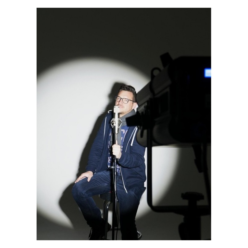 EUROLITE LED PFE-100 RGBW - Reflektor teatralny