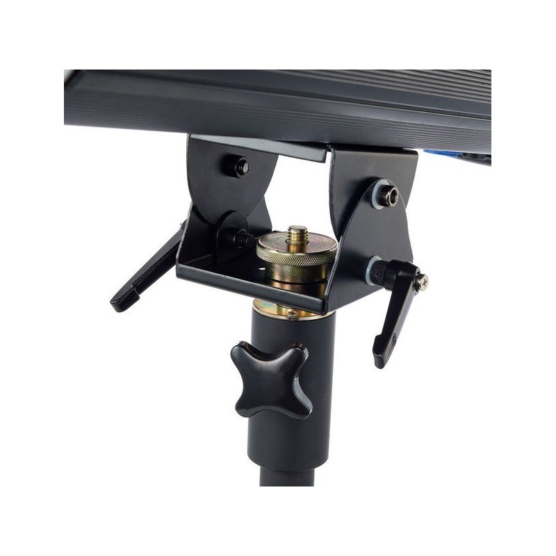 Showtec Followspot LED 120W - reflektor ze statywem