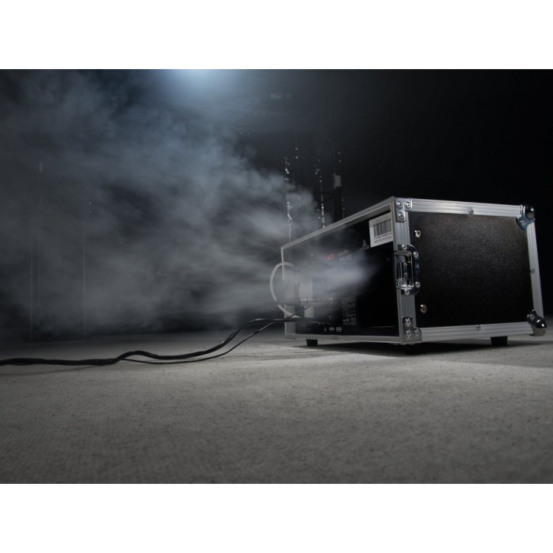 EUROLITE NH-110 Tour Hazer - Wytwornica mgły z case