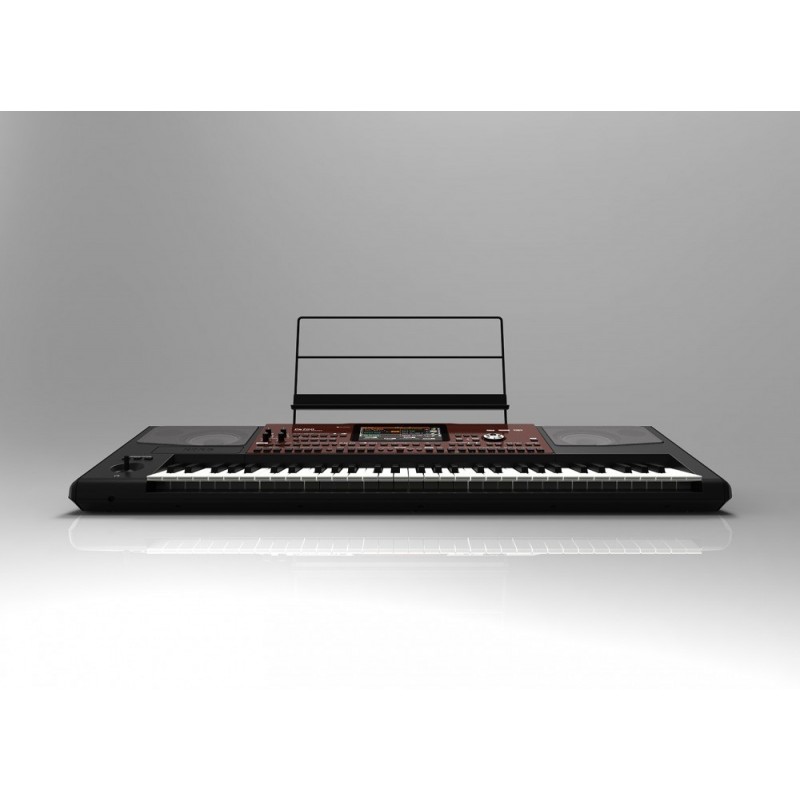 Korg PA700 - front