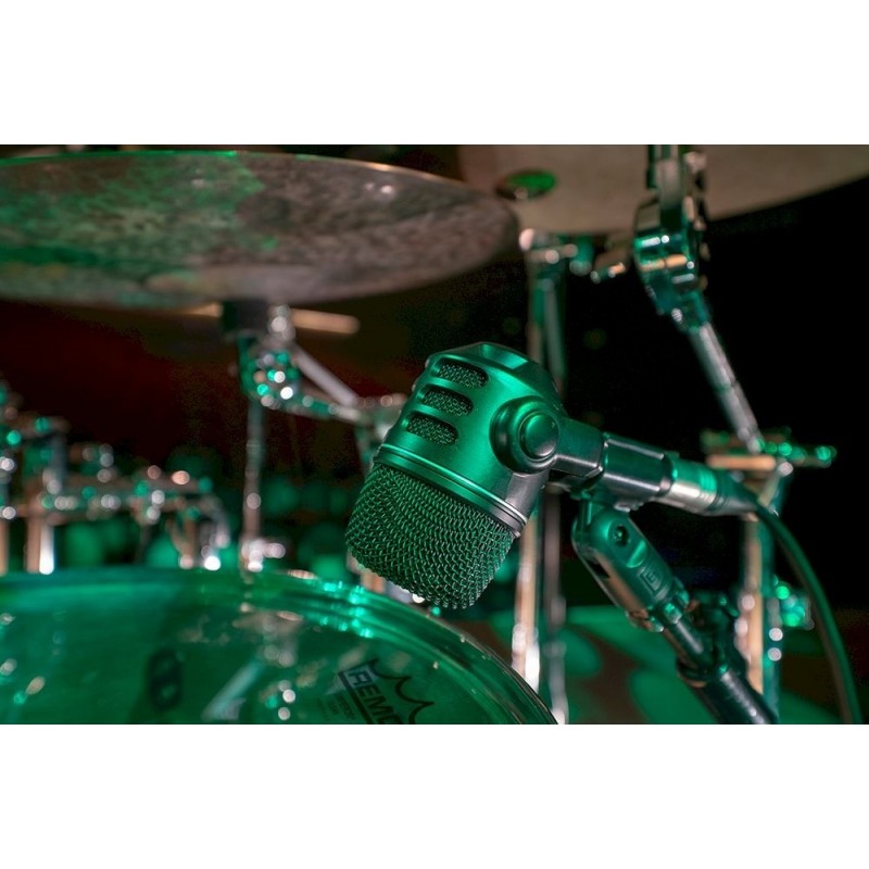 Electro Voice ND 46 przymocowany do werbla