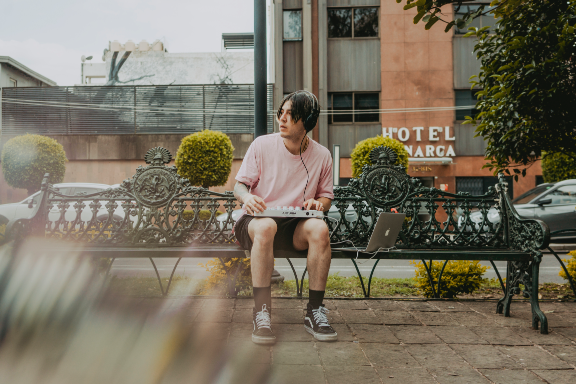 Arturia MiniLab 3: Przenośna, kompatybilna konstrukcja