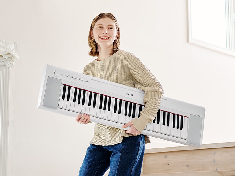 Yamaha NP-15 Jest taki lekki! Można go zabrać wszędzie