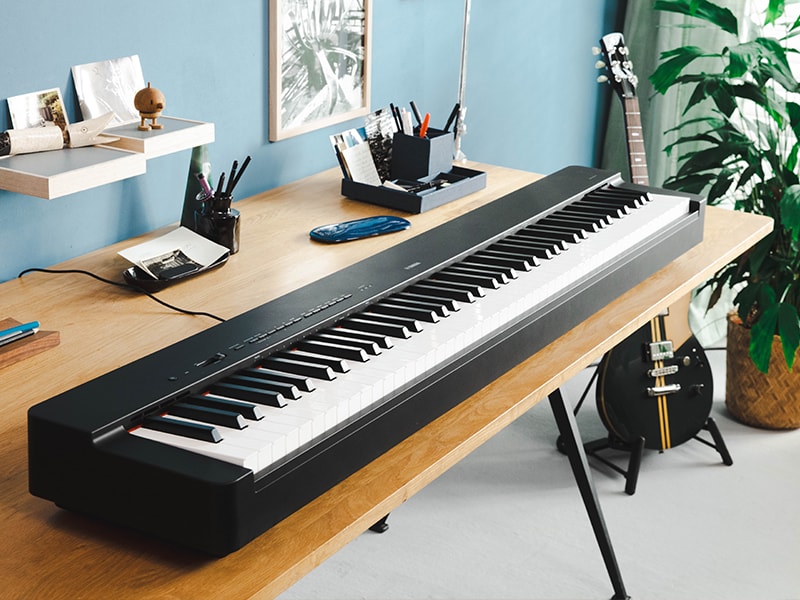 Yamaha P-225 Umieść urządzenie w dowolnym miejscu
