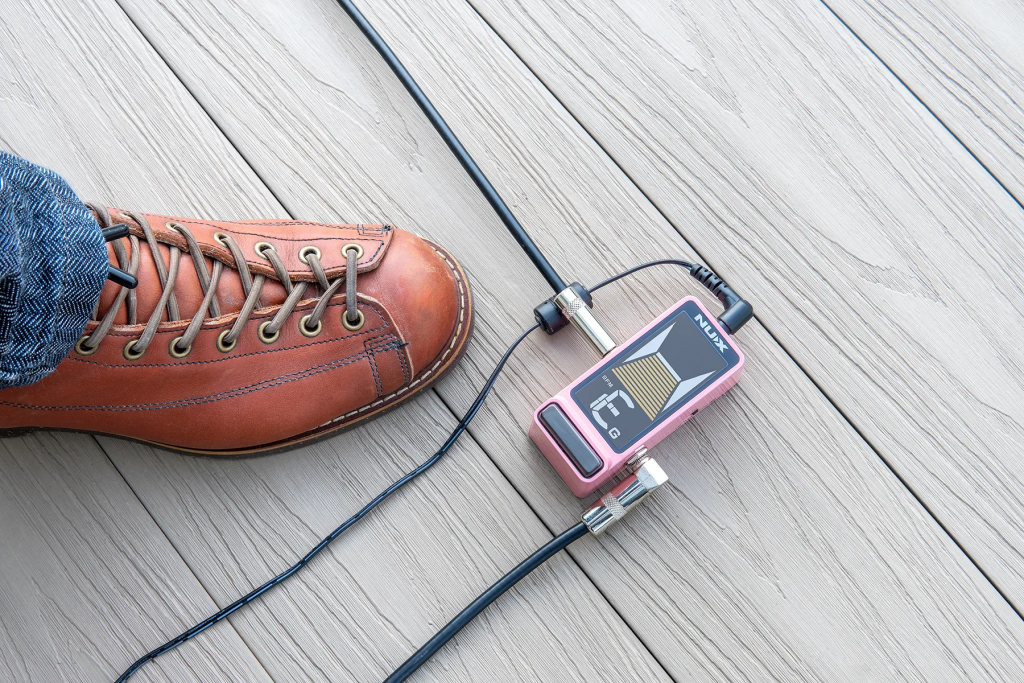 Ciesz się grą z nim nawet i w plenerze