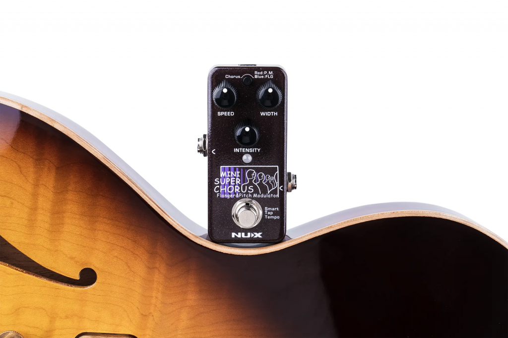 Mini SCF oferuje działanie w trybach True-bypass i Buffer-bypass