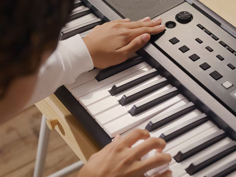 Yamaha PSR-E383 Ekspresyjna Przyjemność Grania