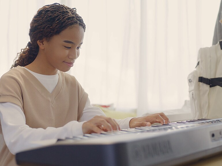 Yamaha PSR-E383 Łatwe automatyczne cofanie