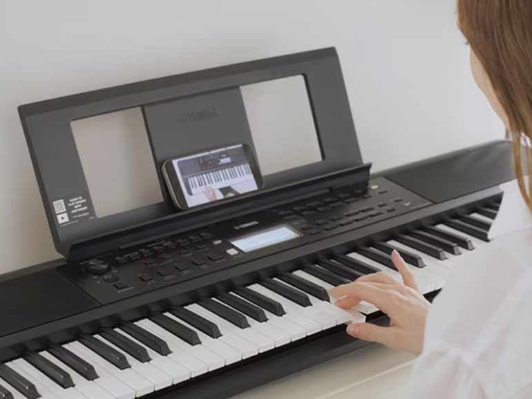 Yamaha PSR-EW320 Łatwe automatyczne cofanie